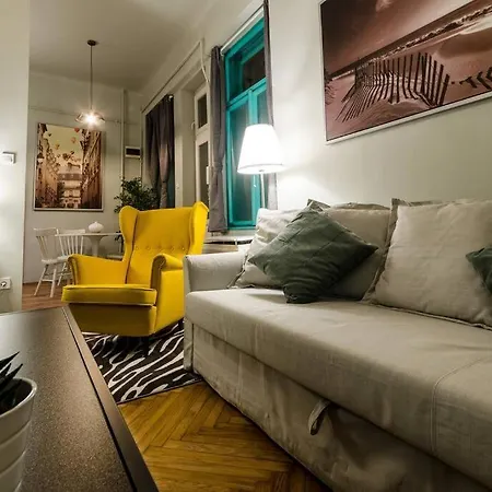 Cosy In Party District K30